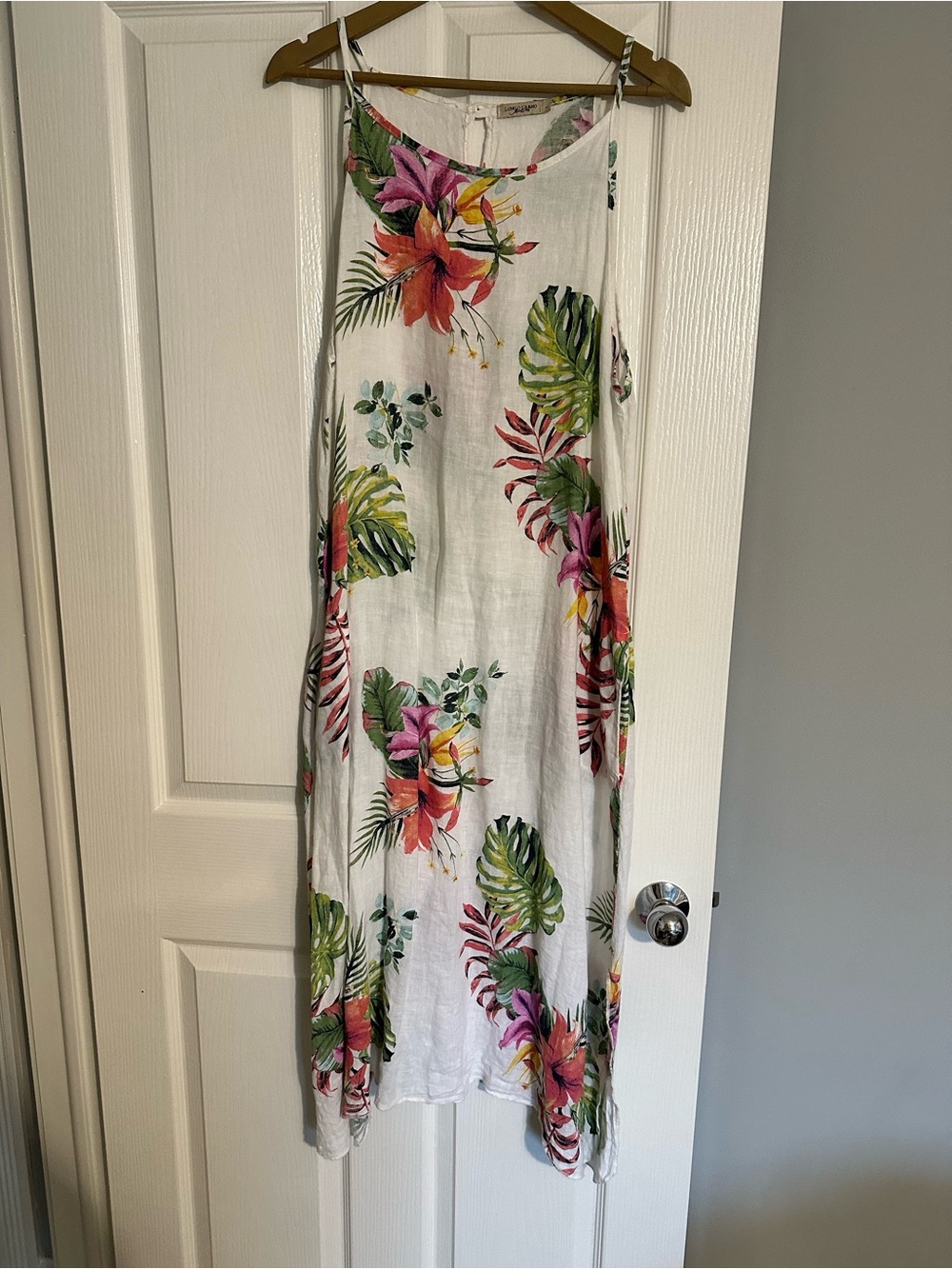 Women’s White Tropical Floral Spaghetti-Strap Maxi Dress